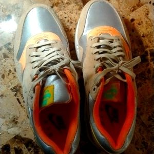 Size 7 use fairly new Nike Air Max